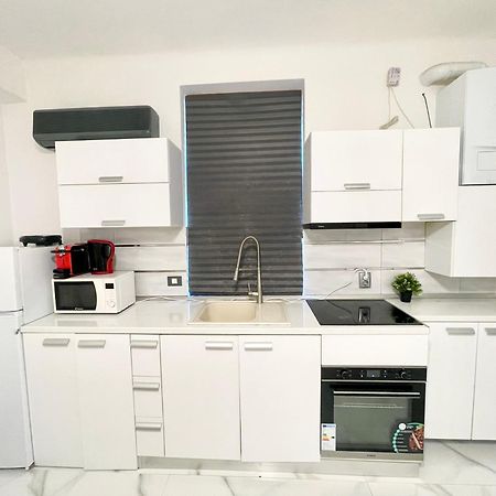 White 2 Appartement Boekarest Buitenkant foto