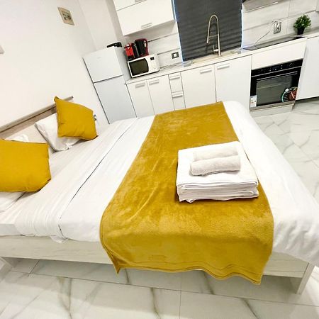 White 2 Appartement Boekarest Buitenkant foto